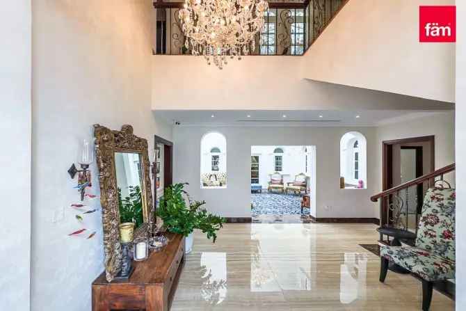 6 Bed Villa For Sale in The Centro