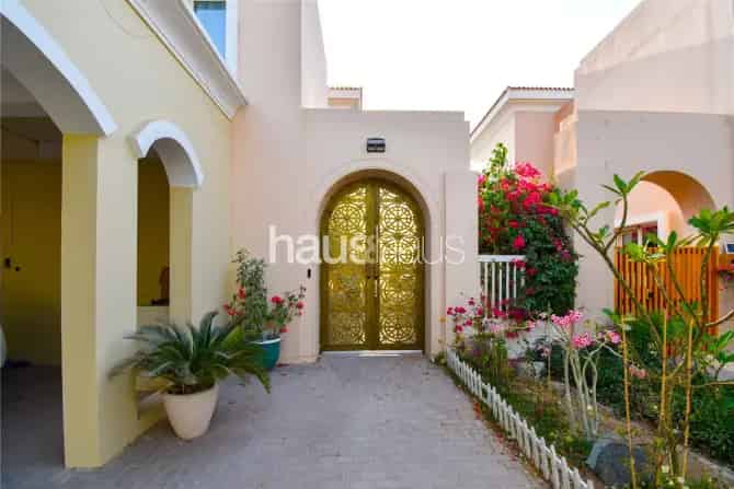 4 Bed Villa For Sale in Al Reem 1