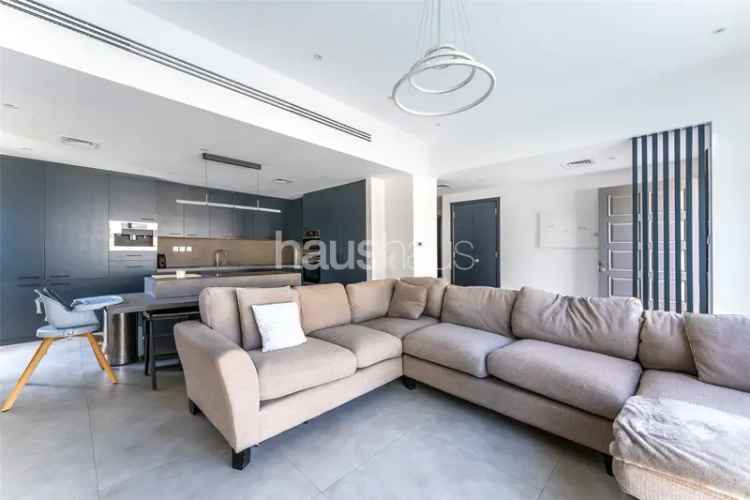 3 Bedroom Townhouse For Sale