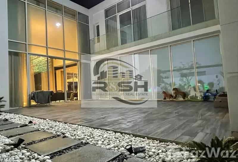 5 Bedroom Villa for sale at Golf Community