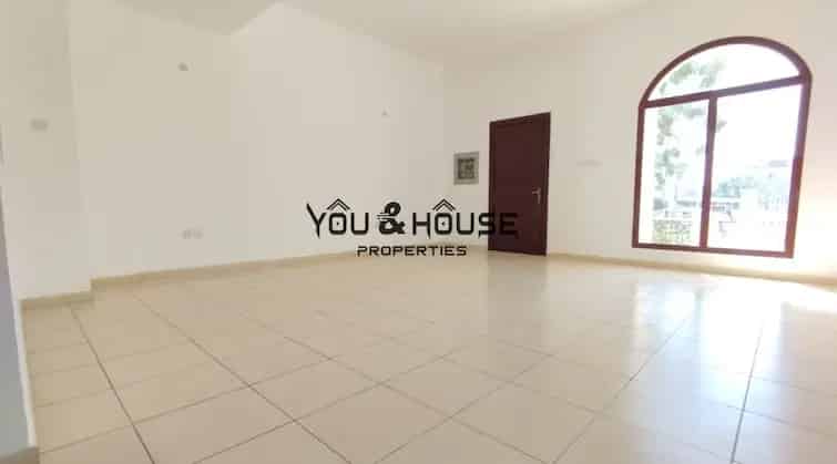 Rent 4 Bedroom Villa in Jumeirah Park with Pool View and Amenities