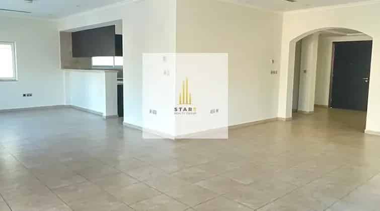 Rent 3 Bedroom Villa in Legacy Jumeirah Park Dubai with Garden