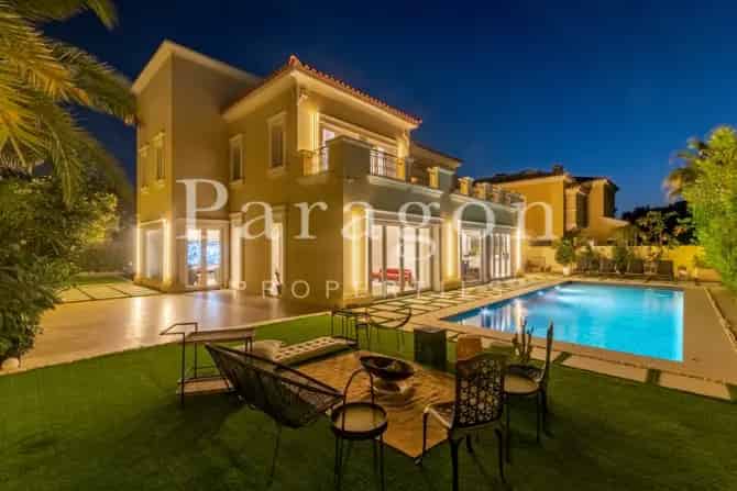 5 Bed Villa For Sale in Alvorada 4