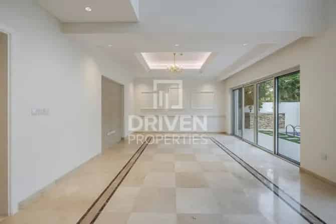 4 Bed Villa To Rent in District One