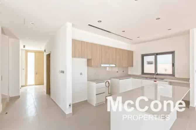 4 Bed Villa To Rent in Sidra 3