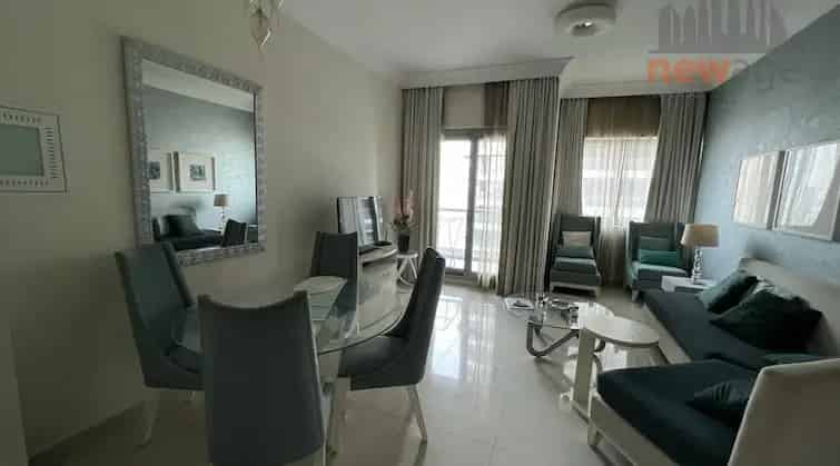 Rent Luxurious 1 Bedroom Apartment with Skyline View in Downtown Dubai