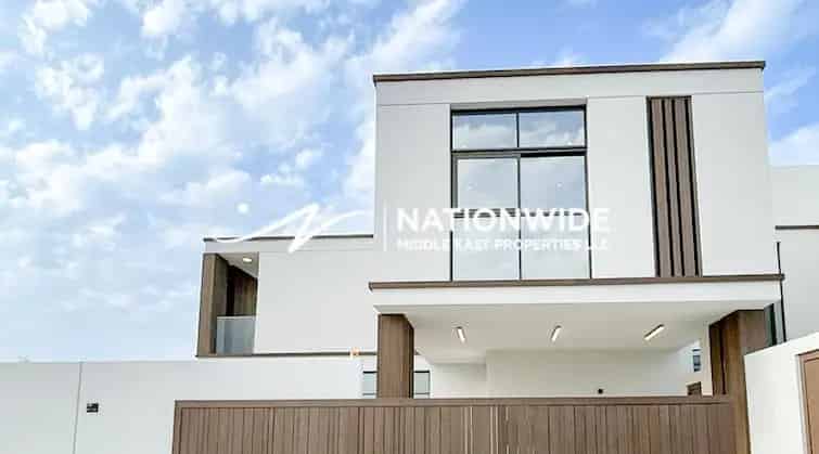 Rent 3 Bedroom Townhouse in Al Jubail Island with Private Garden