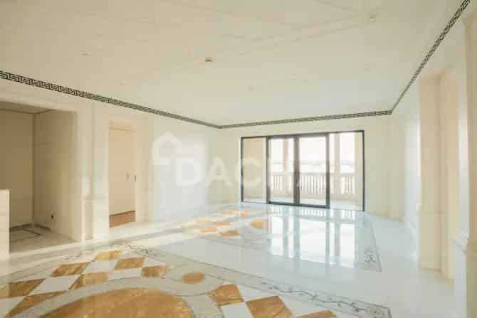 2 Bed Apartment For Sale in Palazzo Versace
