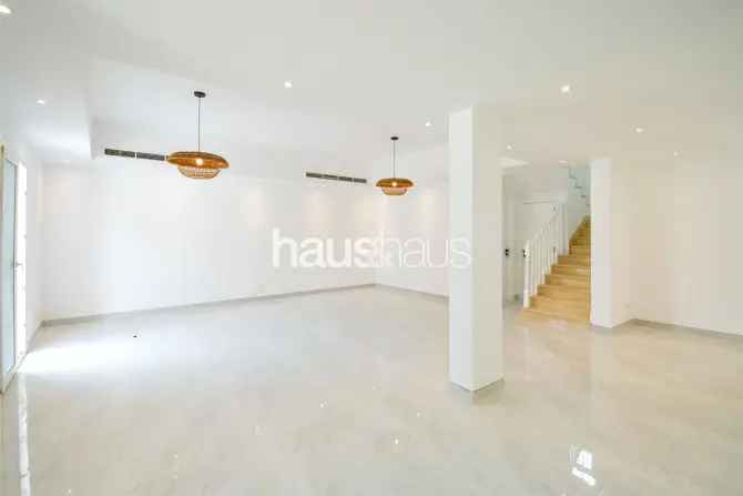 3 Bed Villa For Sale in Al Reem 1