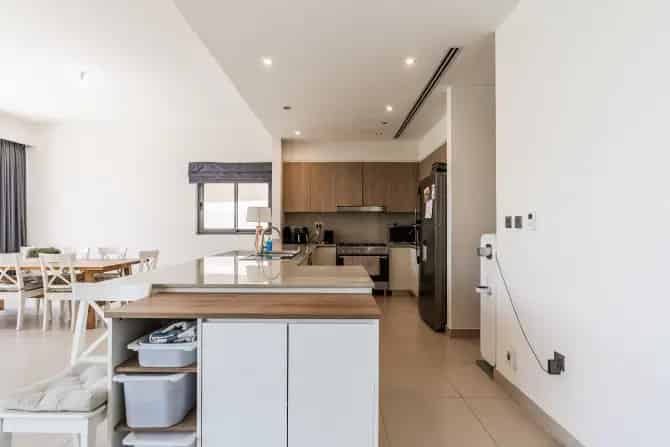 5 Bed Villa To Rent in Sidra 1