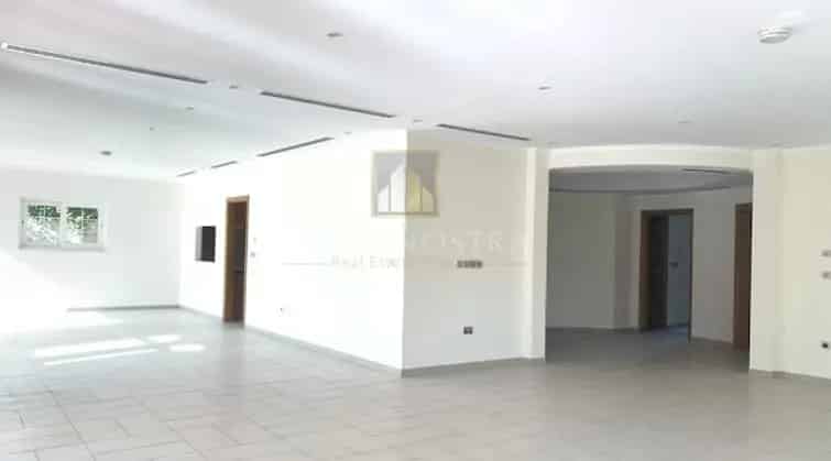 Buy Villa in Legacy Jumeirah Park Dubai with Swimming Pool and Garden