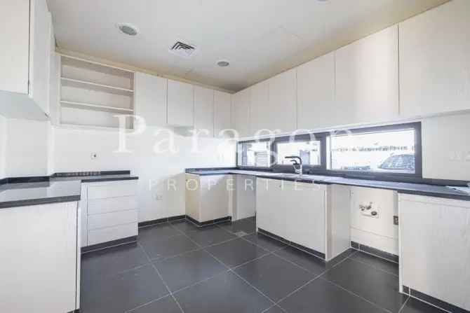 3 Bed Villa To Rent in Rockwood