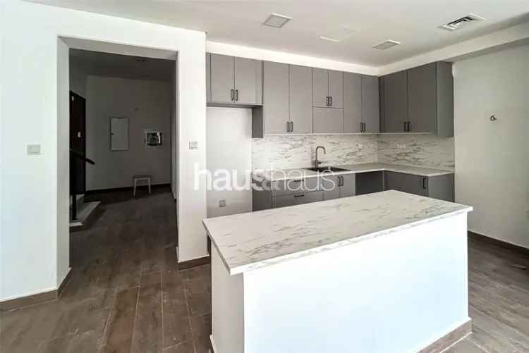 4 Bedroom Villa To Rent