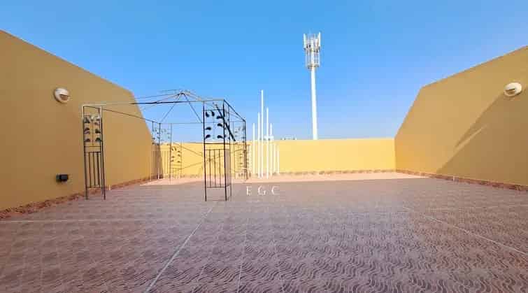Rent 4 Bedroom Villa in Al Karamah with Modern Amenities