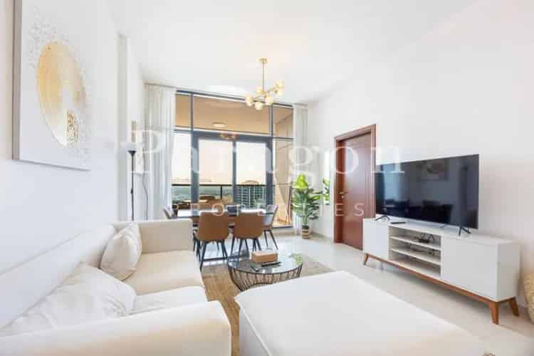 Nicely Upgraded Fully Furnished EXCLUSIVE