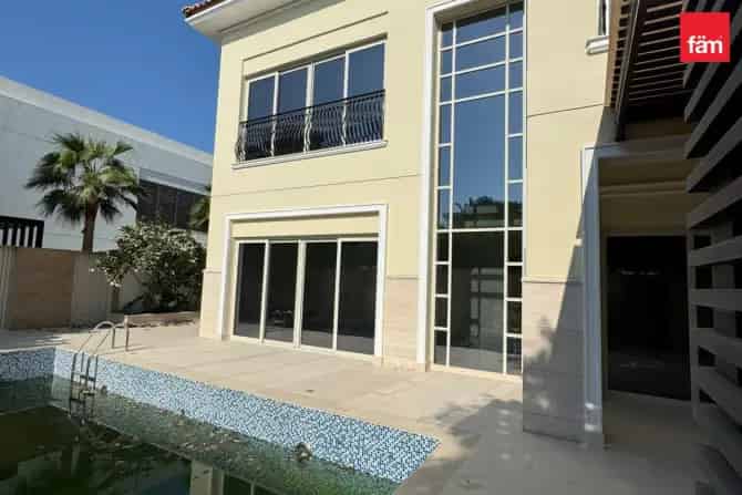 4 Bed Villa To Rent in District One