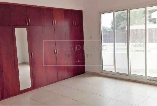 Smart five bedroom Jumeirah 3 compound villa with tennis and pool