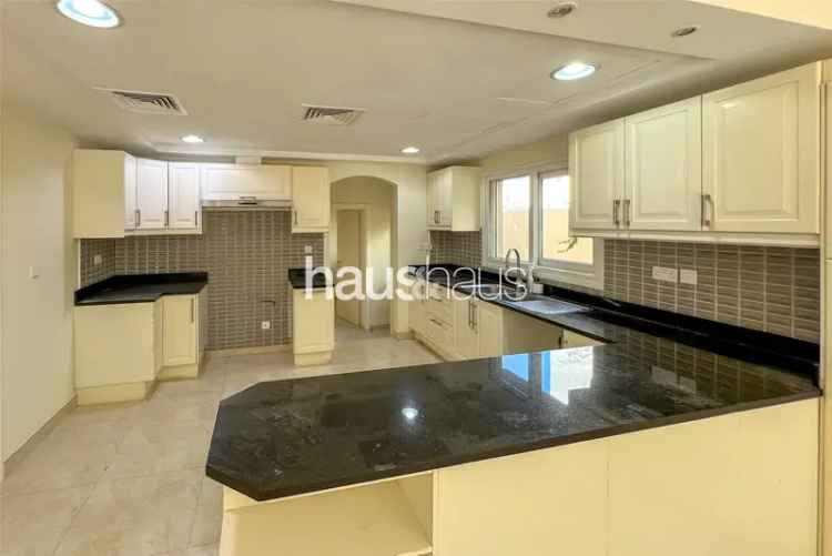 4 Bedroom Villa To Rent