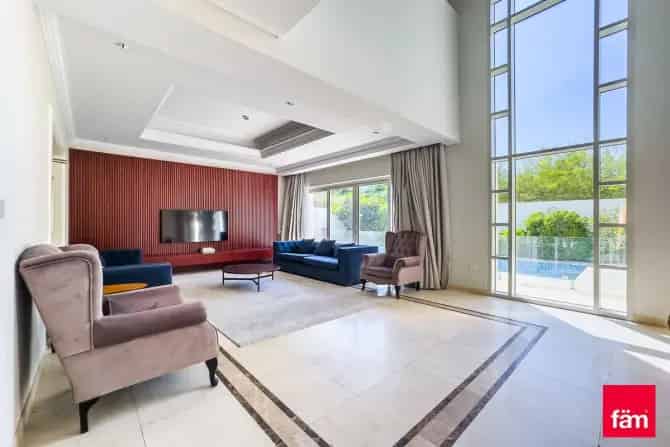 4 Bed Villa To Rent in District One