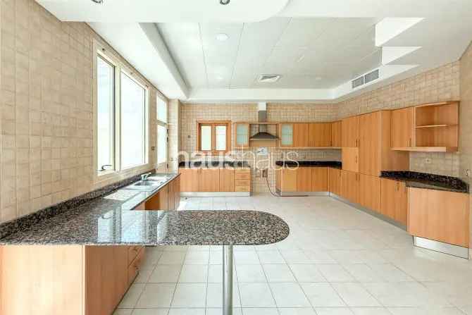5 Bed Villa To Rent in Umm Suqeim 2