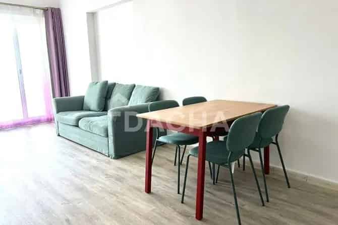 1 Bed Apartment To Rent in Lake View