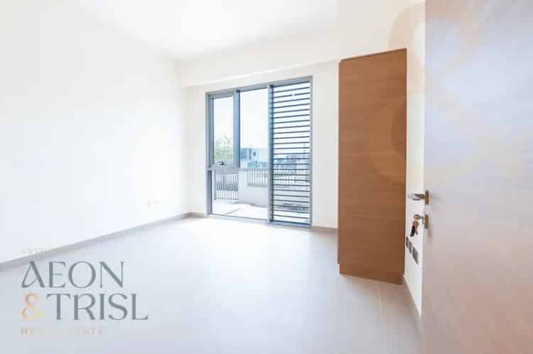 Spacious 3BR Villa Vacant Type E1 Sidra 1