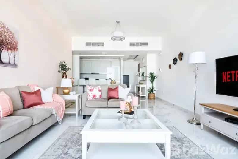 Rent 2 Bedroom Apartment in Amna Tower Al Habtoor City with Canal View