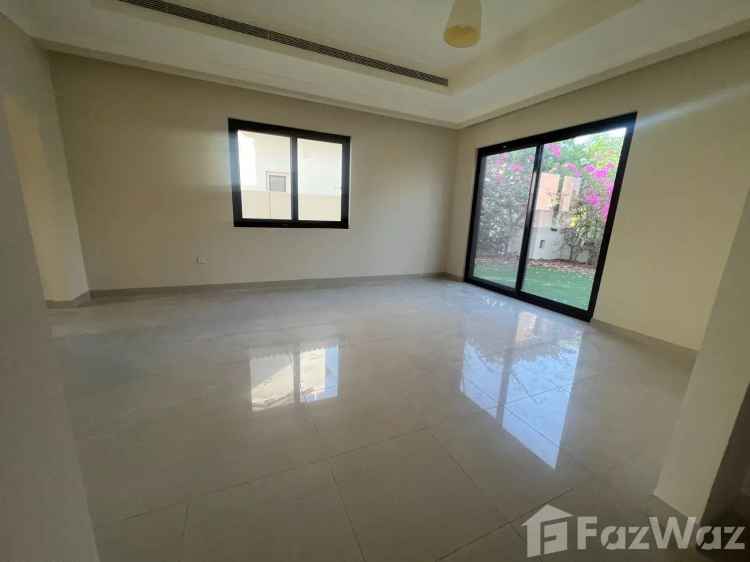 Rent 4 Bedroom Villa in Arabian Ranches 2 with Garden Features