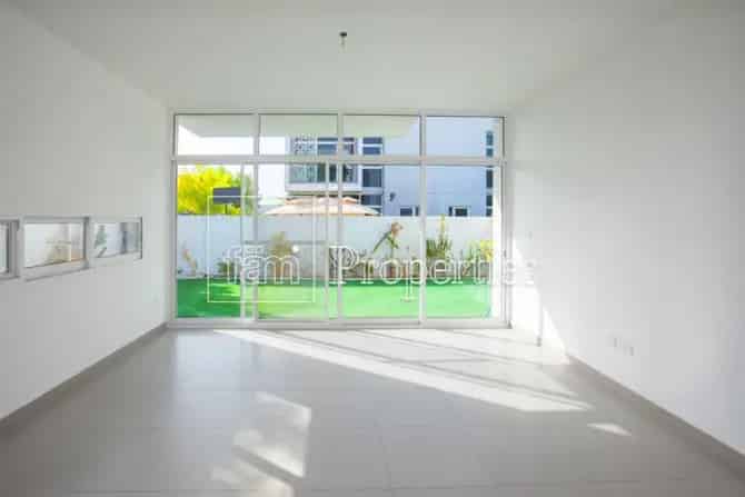3 Bed Townhouse For Sale in Arabella 2