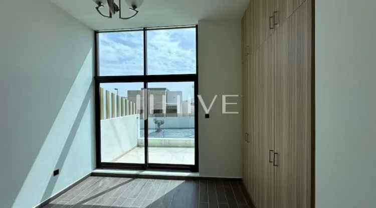 4 Bedroom 2010 Sq.Ft. Villa for Sale in Meydan City, Dubai