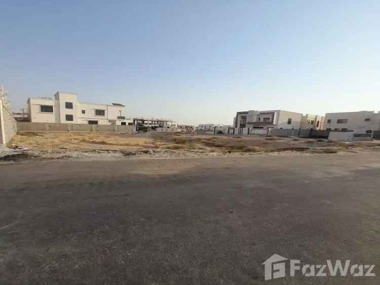 Land in Yasmine on a corner with a very excellent area, freehold