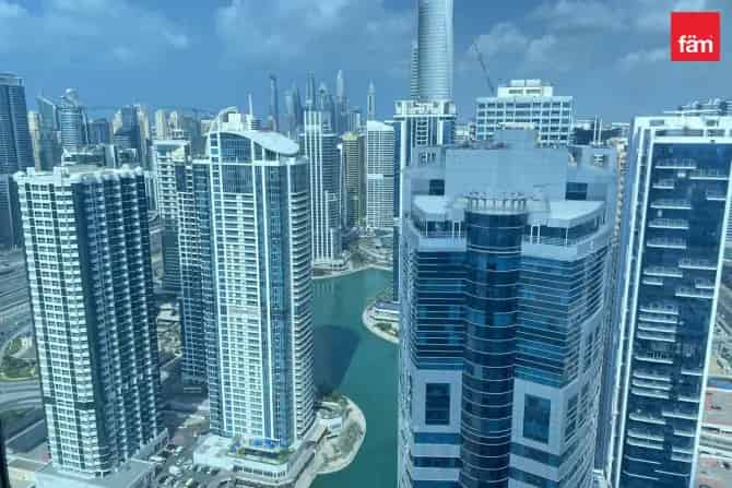 1 Bed Apartment For Sale in Lake Point Tower