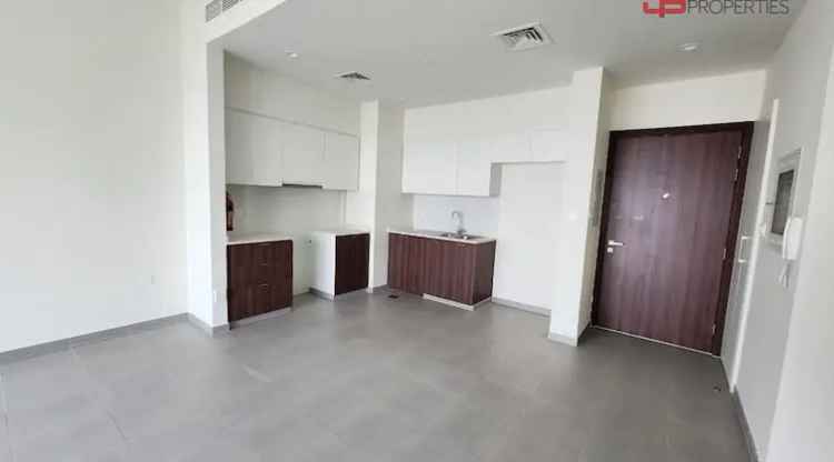 Rent Stylish 2 Bedroom Apartment in Emaar South, Dubai with Amenities