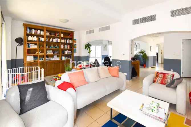 3 Bed Villa For Sale in Meadows 9