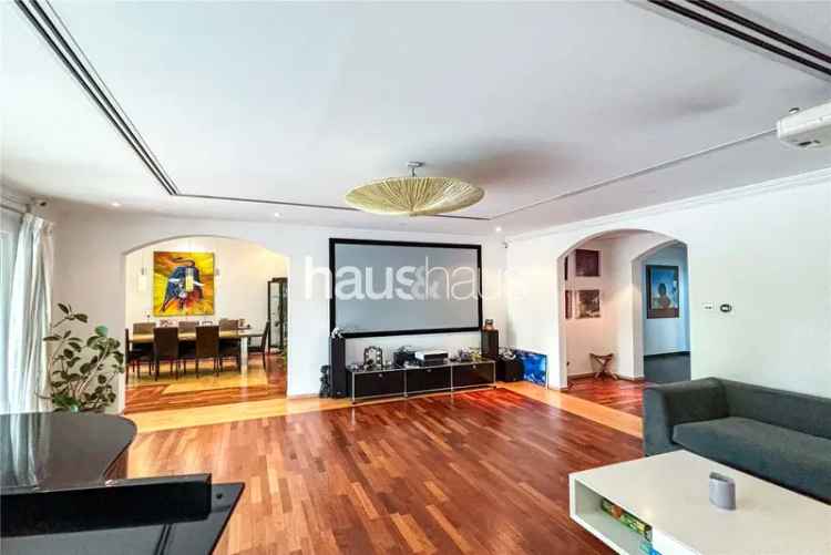 4 Bedroom Townhouse To Rent