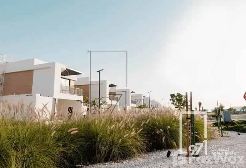 Buy Villa in Marbella Mina Al Arab with Luxury Amenities