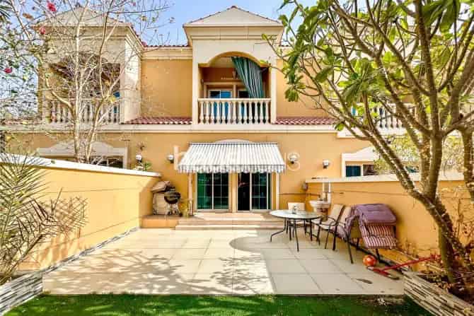 2 Bed Townhouse To Rent in JVT District 4