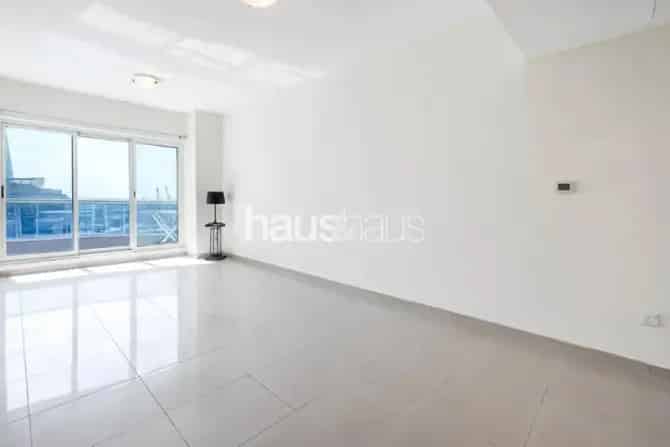 1 Bed Apartment To Rent in Lake Point Tower