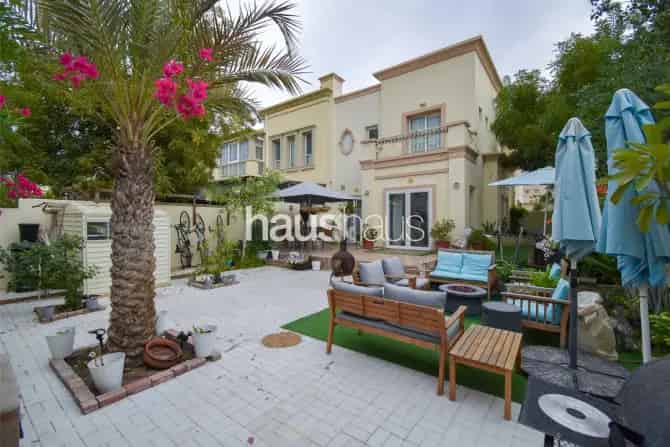 4 Bed Townhouse For Sale in Springs 11