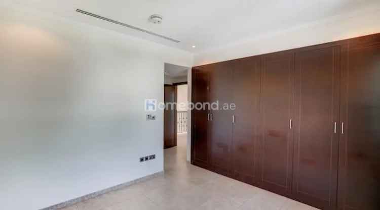 3 Bedroom 3063 Sq.Ft. Villa for Sale in Legacy, Jumeirah Park, Dubai