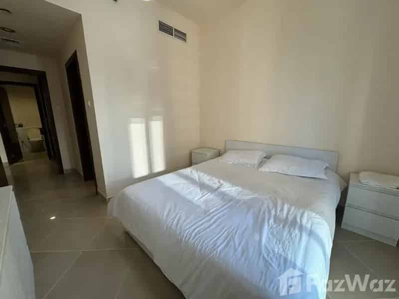 Rent Spacious 1 Bedroom Apartment with Lake View in Jumeirah Lake Towers