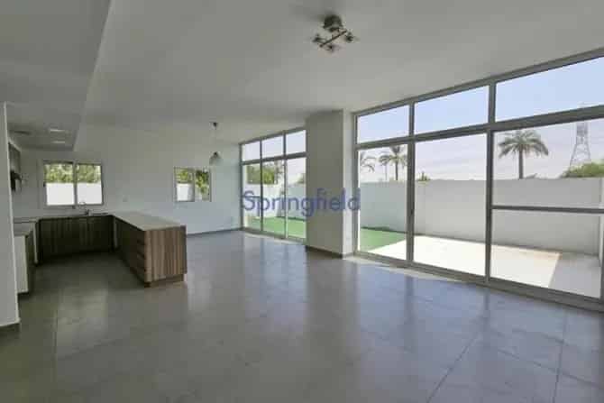 3 Bed Townhouse For Sale in Arabella 2