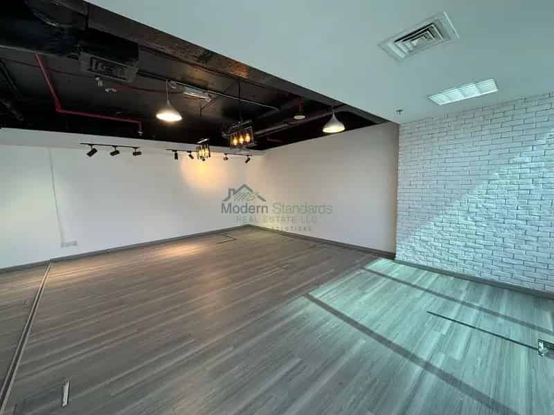 Fully Fitted Office High floor Prime Location