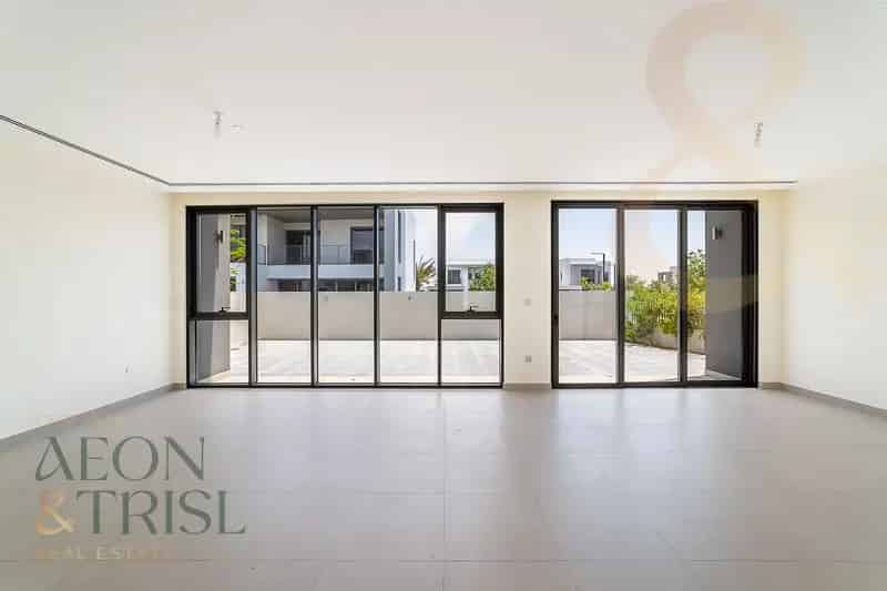 Luxury 4BR Maid Vacant Type E3 Sidra 1